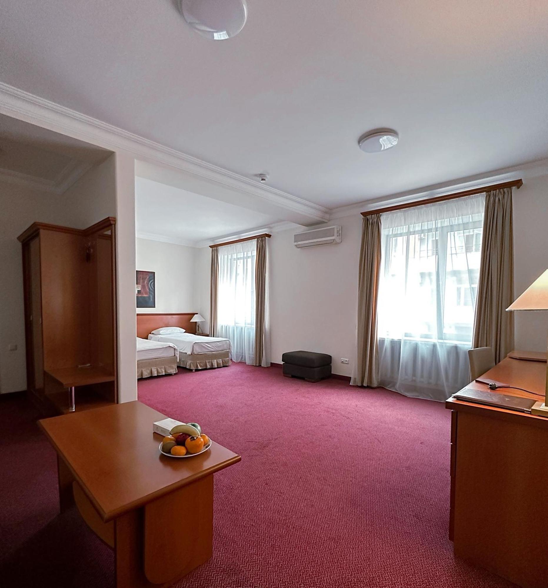 Aviatrans Hotel Erivan Dış mekan fotoğraf
