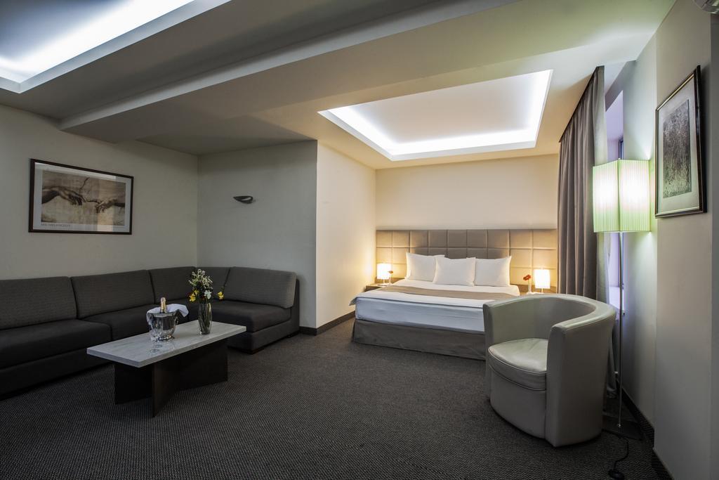 Aviatrans Hotel Erivan Dış mekan fotoğraf